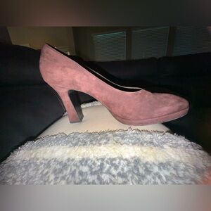 Ferragamo Vintage 90’s Brown Suede Heels